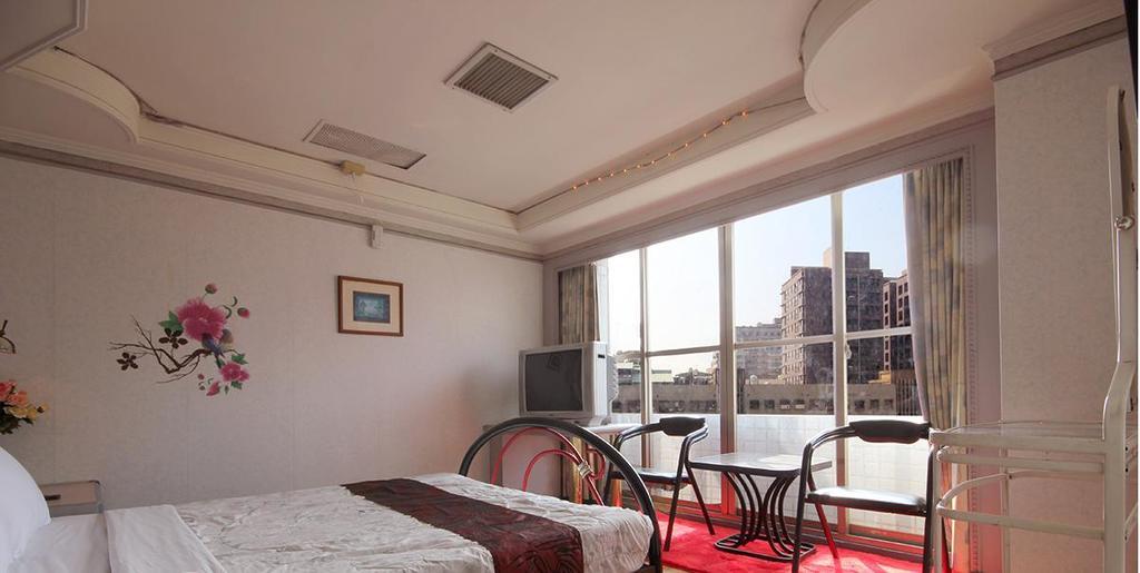 Broadway Hotel Taichung Buitenkant foto